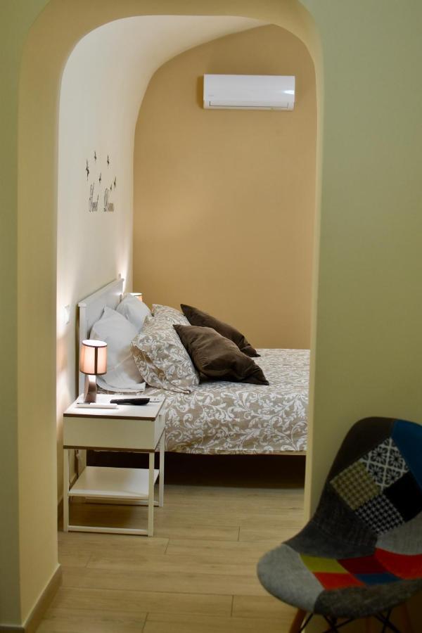 アヴェルサ Dimora Normanna Bed & Breakfast エクステリア 写真