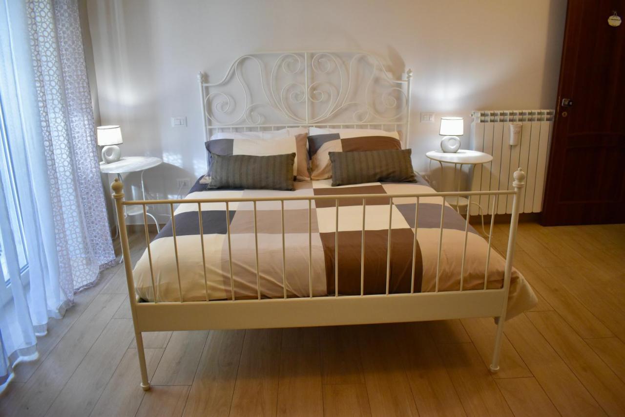アヴェルサ Dimora Normanna Bed & Breakfast エクステリア 写真