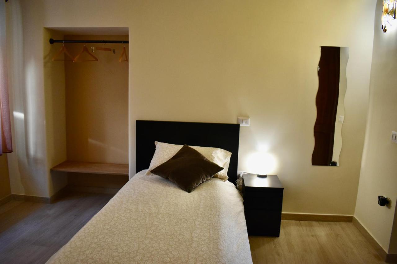 アヴェルサ Dimora Normanna Bed & Breakfast エクステリア 写真