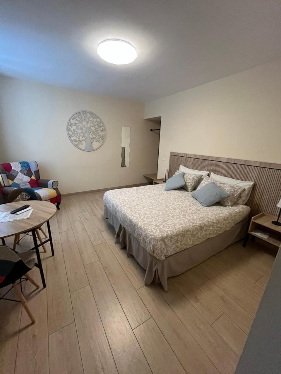 アヴェルサ Dimora Normanna Bed & Breakfast エクステリア 写真